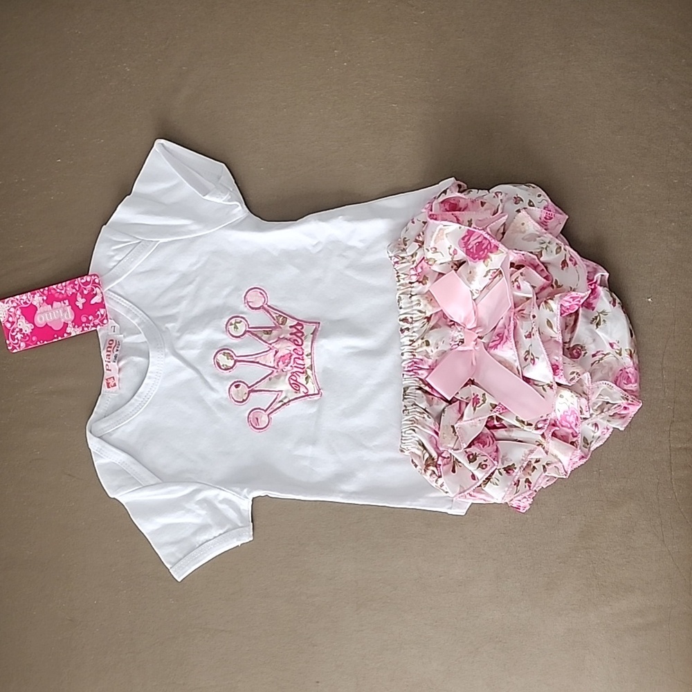 Embroidered onesie with matching pantaloon